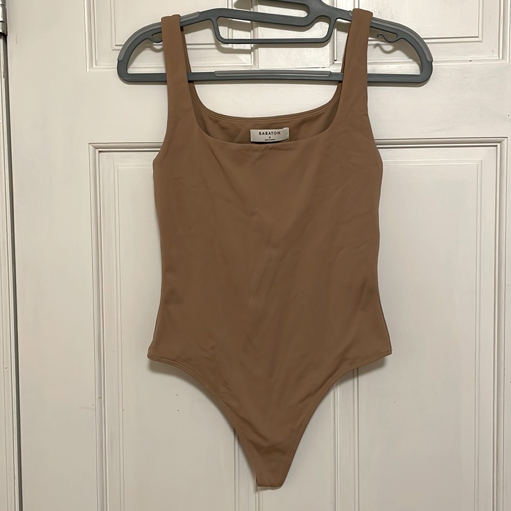 Aritzia Babaton contour Bodysuit in camel , S